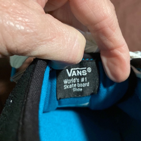 Women’s Vans Brand Laced Tennis Shoes.  NWT! - Picture 5 of 16